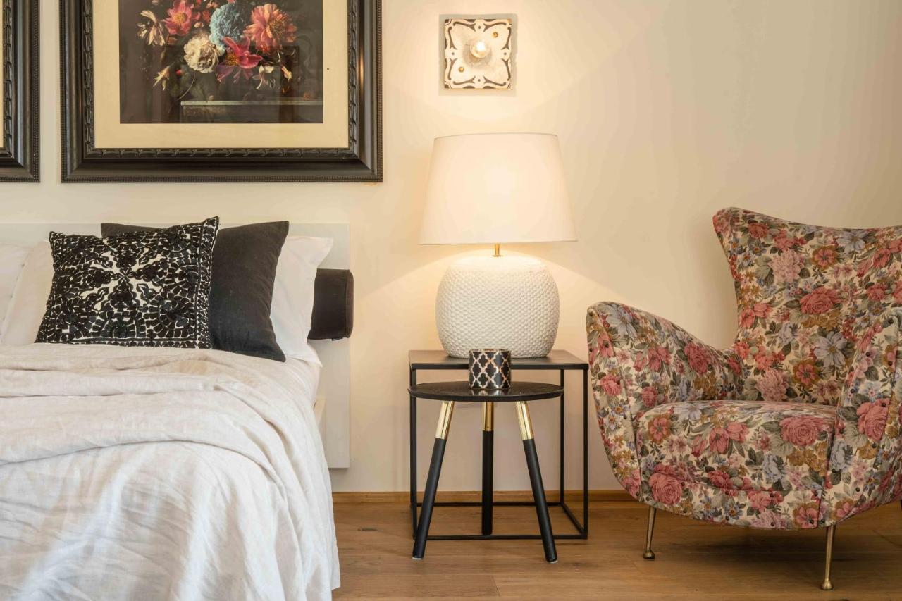 Casavostra - Ambience Suites Ostra Vetere Exteriör bild